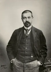Portret van de schrijver Maurice Desvallieres (foto)