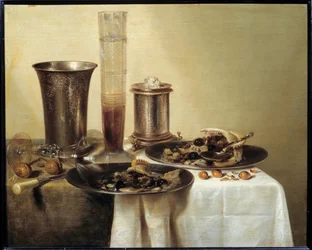 Stilleven met zilveren beker