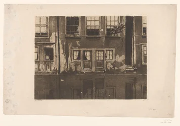 Huizen aan de Oudezijds Achterburgwal in Amsterdam