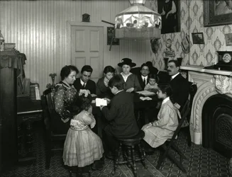 Evangelistencommissie, bijbelstudie in het huis van mevrouw Vitello, 359 E. 49th Street, gegeven door juffrouw Jones. 30 maart 1916