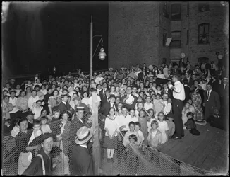 Evangelische Samenkomst, East 79th Street en Avenue A, New York City, 24 Juli 1914