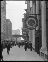 Exchange Buffet-bord op 220 W. 42nd Street, New York City, 2 mei 1916