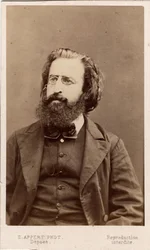 Parijse Commune (1871): portret van Theophile Ferre (1846-1871) lid van de Commune. Fotografie Appert. Afm. 10,5X6,3 cm